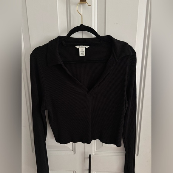 Collared Ribbed Crop Top - Picture 4 of 4